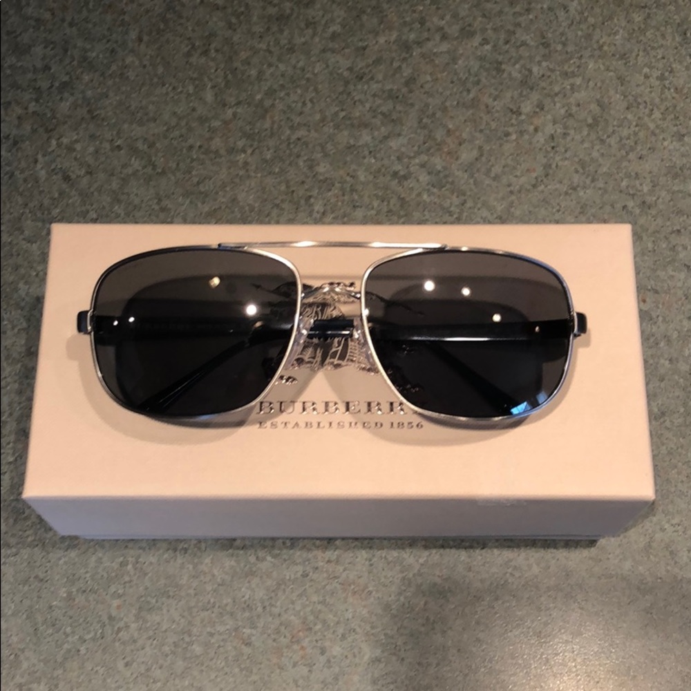 Burberry Aviator Sunglasses BE 3064 NWOT